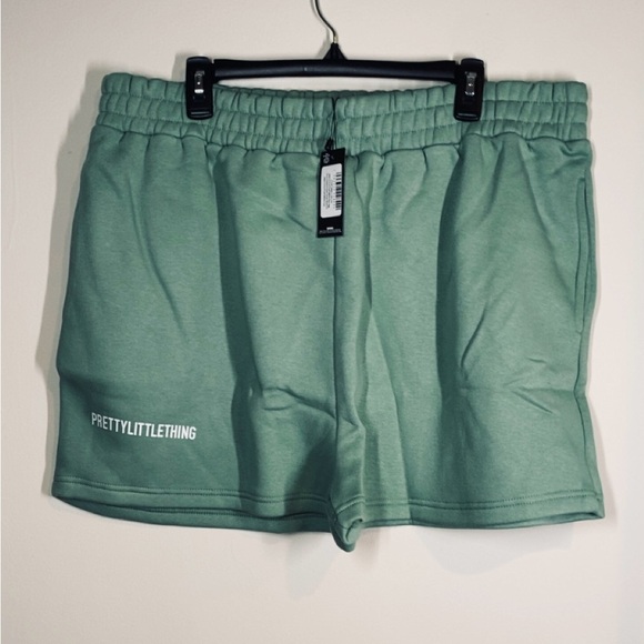 NEW PLT Sage Green Athleisure Stretch Shorts size 16 Pretty Little Thing plus - Picture 4 of 11